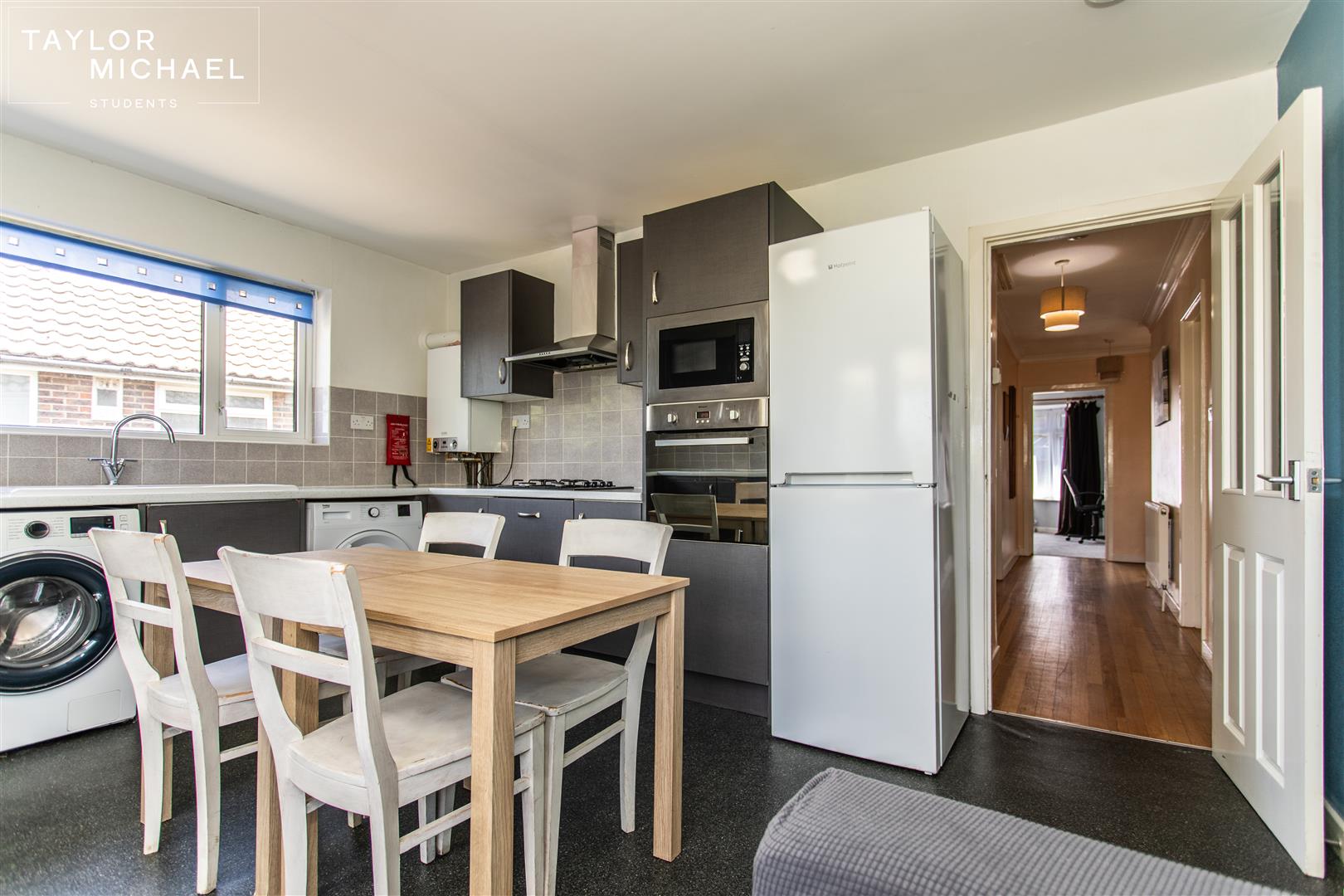 Kitchen / Living Room